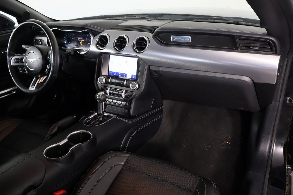 Thumbnail: 2022 Ford Mustang - 7