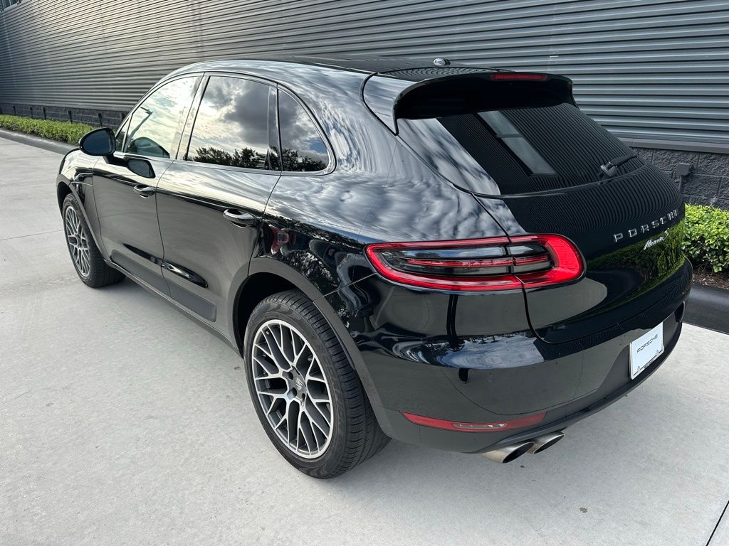 Thumbnail: 2016 Porsche Macan - 3
