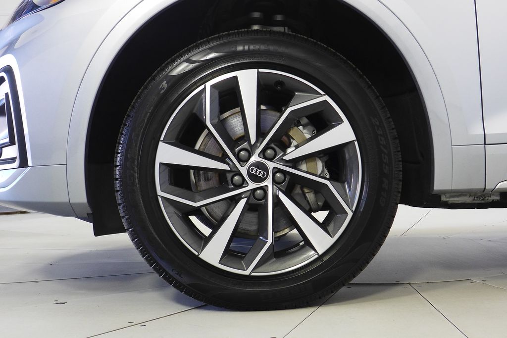 Thumbnail: 2021 Audi Q5 - 5