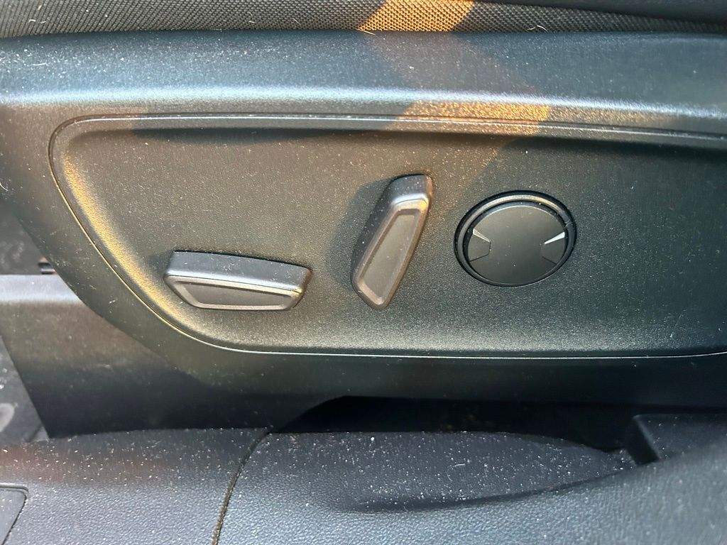 Thumbnail: 2020 Ford Escape - 15