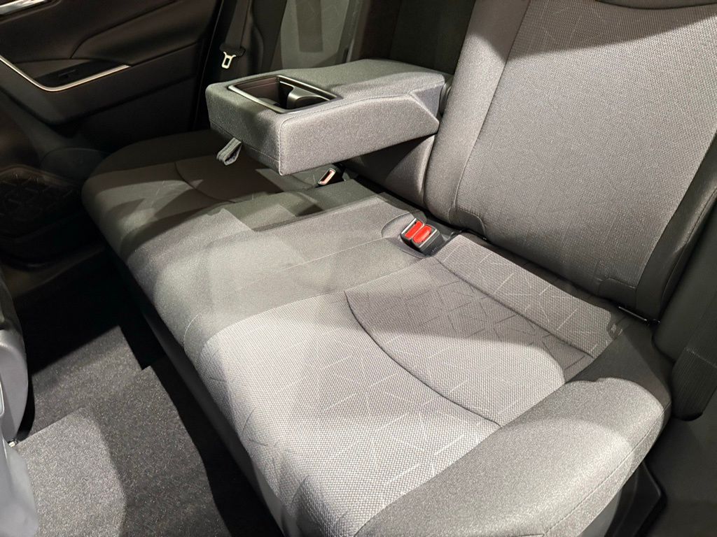 Thumbnail: 2025 Toyota RAV4 - 21