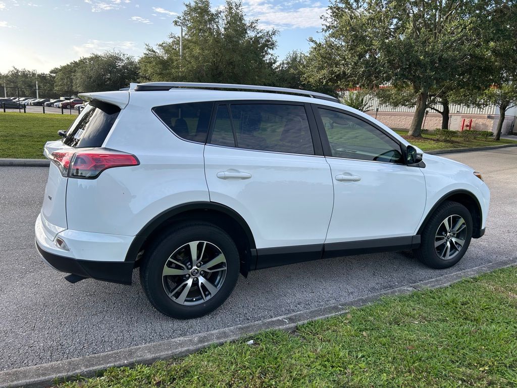 Thumbnail: 2018 Toyota RAV4 - 5