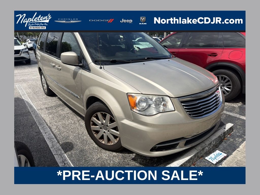 2016 Chrysler Town & Country Touring FWD