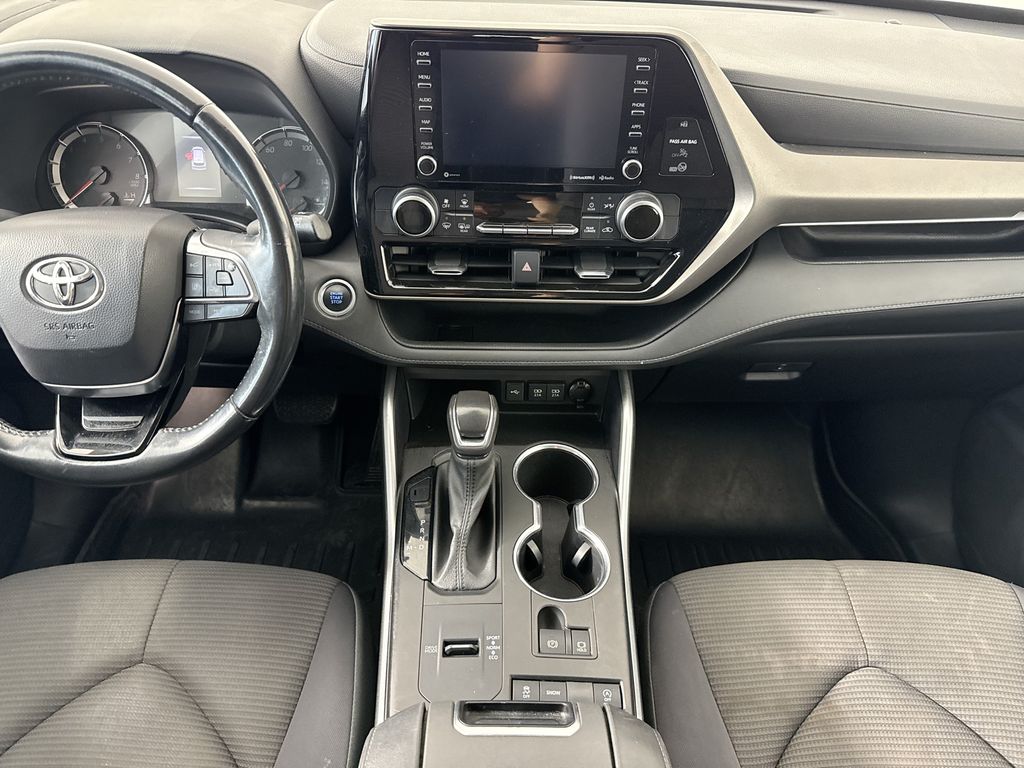 Thumbnail: 2021 Toyota Highlander - 14