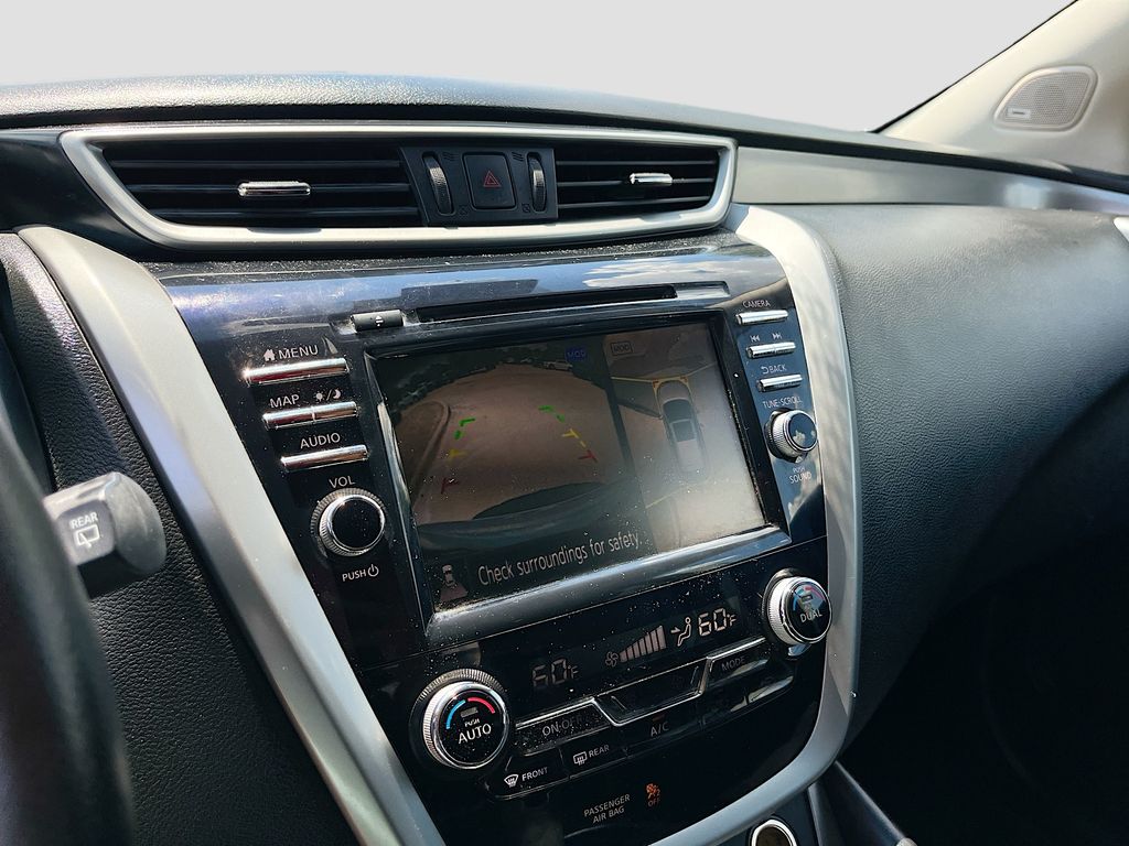 Used 2020 Silver Nissan SL image 13
