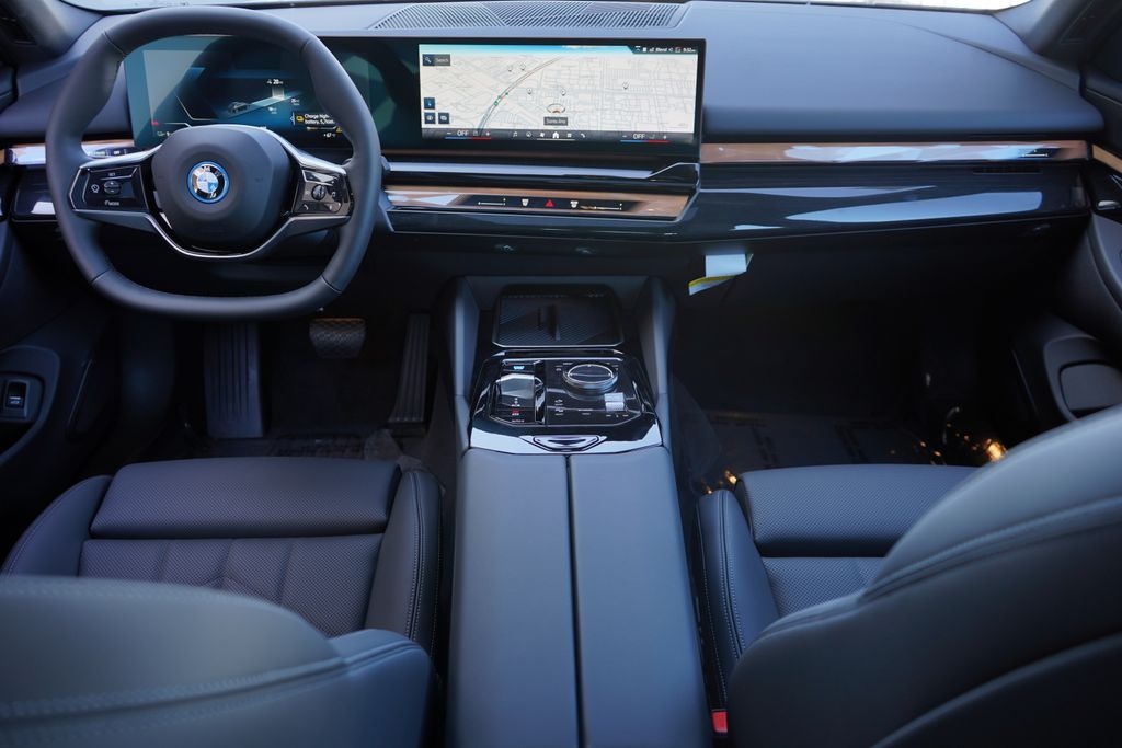 2024 BMW i5 eDrive40 13