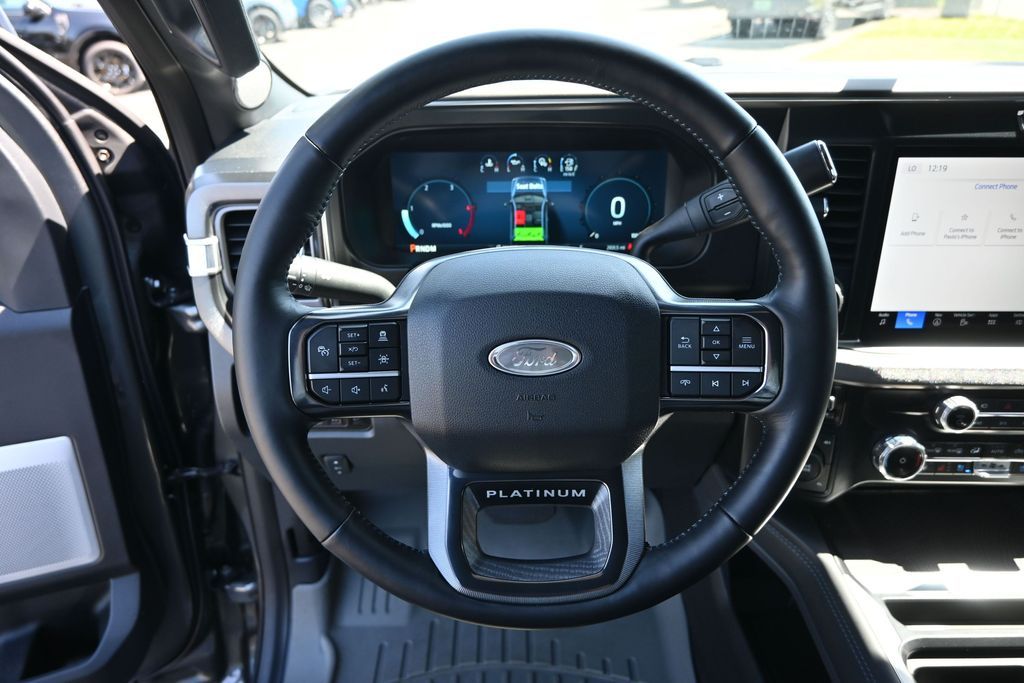 2025 Ford F-450 Super Duty Platinum