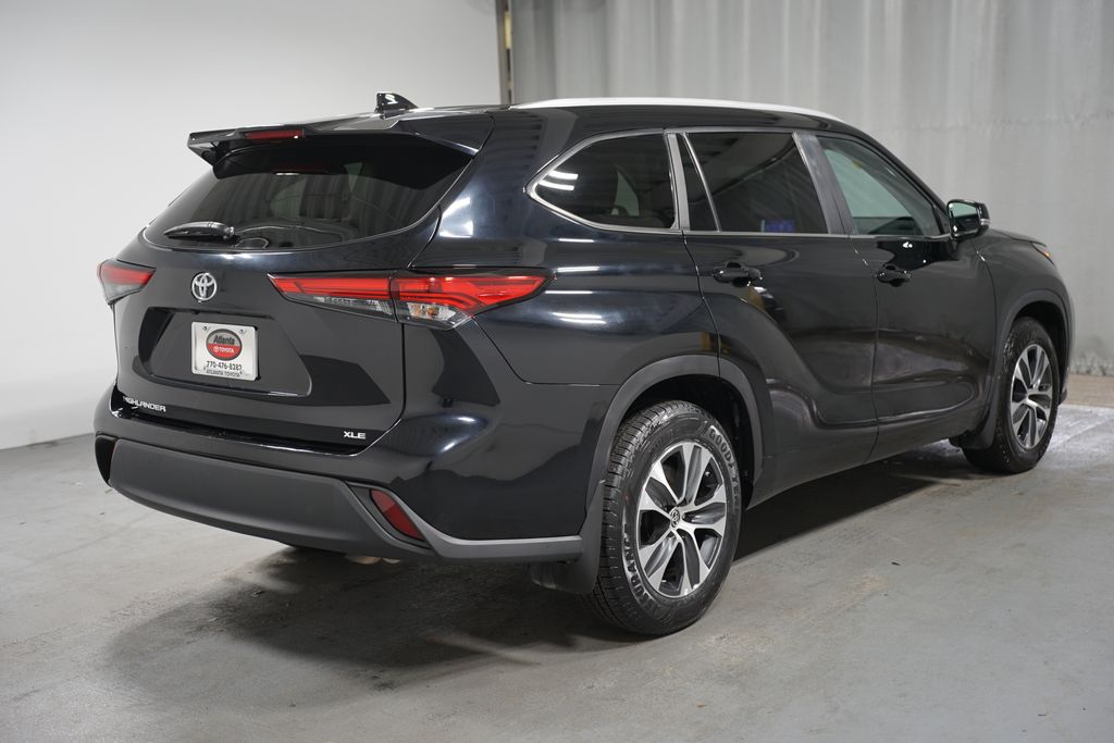 2023 Toyota Highlander XLE 8