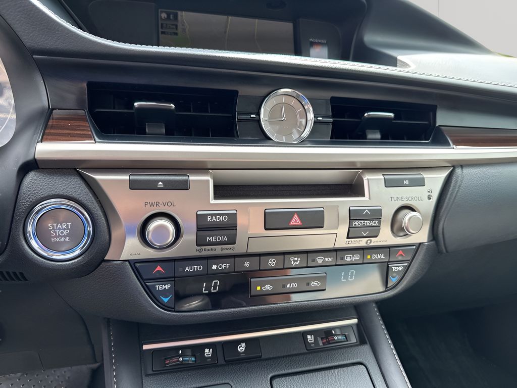 Used Car 2017 Lexus Es  350 For Sale Under $30,000 In Austin, Texas