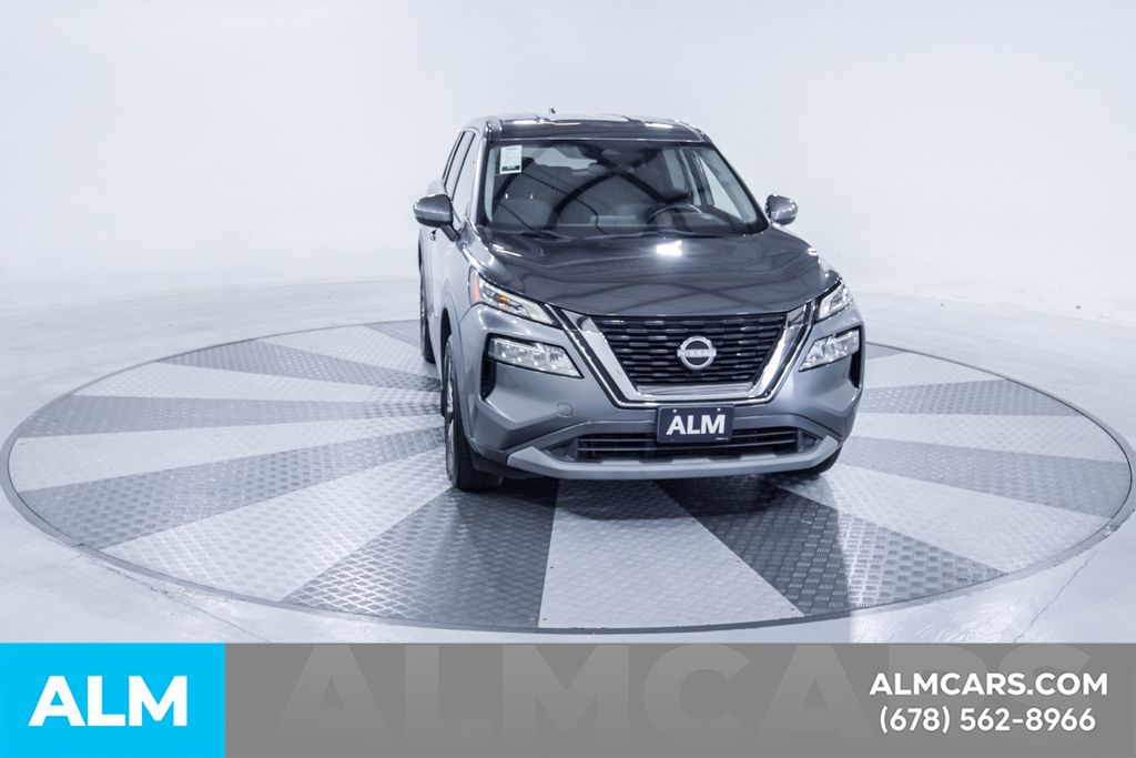 Used 2022 Gray Nissan SV image 15