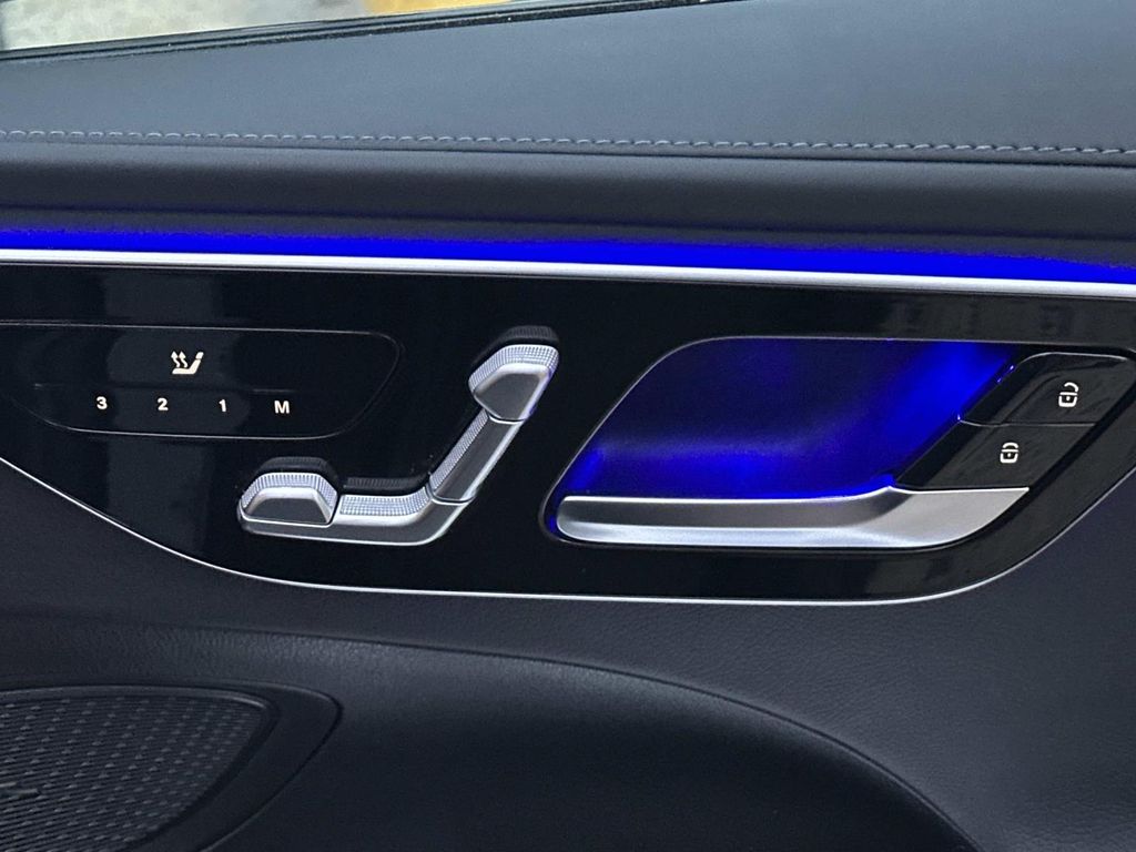 Thumbnail: 2023 Mercedes-Benz C-Class - 19