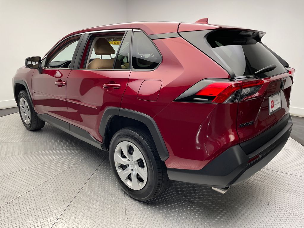 2022 Toyota RAV4 LE 7