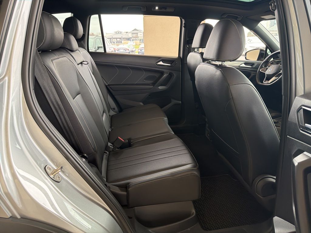 Thumbnail: 2023 Volkswagen Tiguan - 22