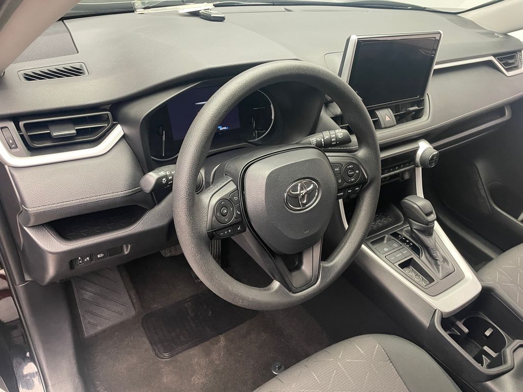 2024 Toyota RAV4 XLE 11