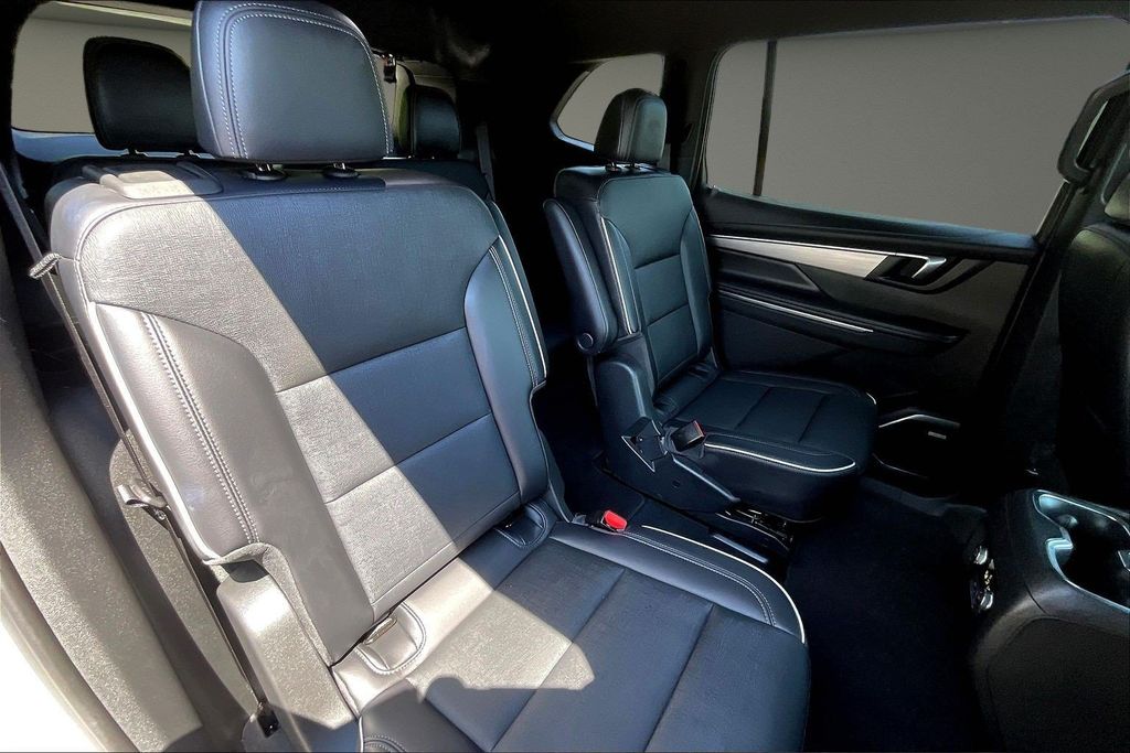 Used 2025 Buick Enclave SUV
