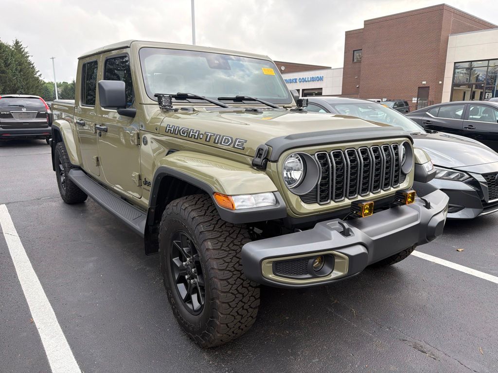 Thumbnail: 2025 Jeep Gladiator - 4