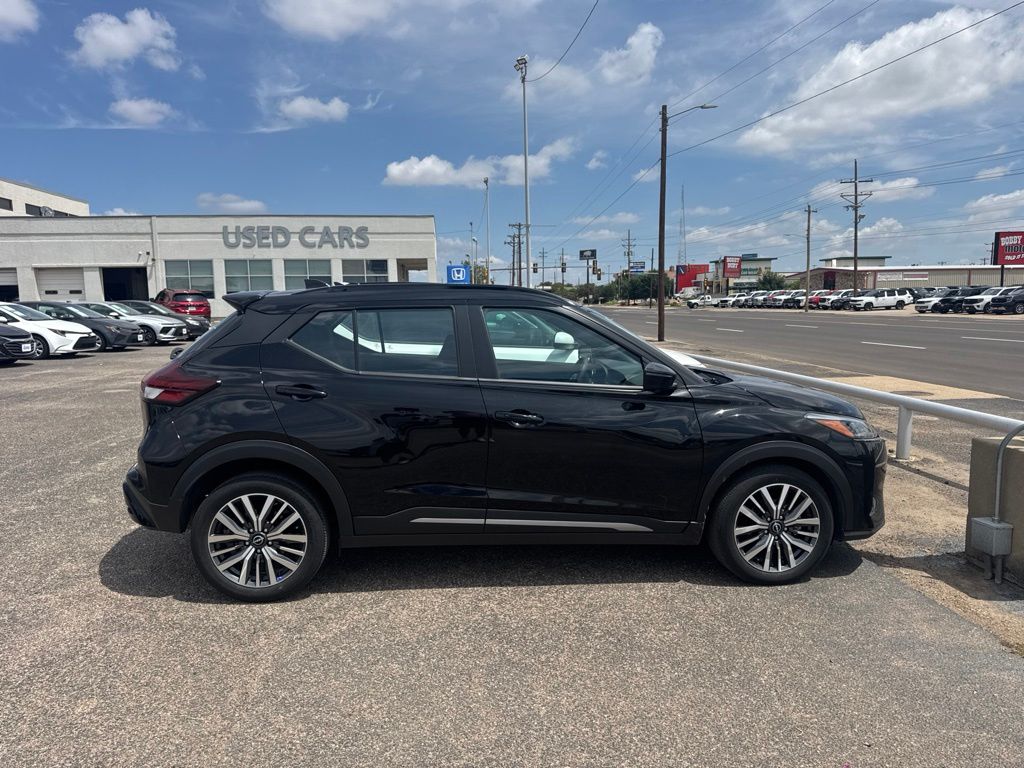 2024 Nissan Kicks SR - 0