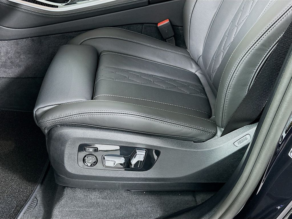 Thumbnail: 2026 BMW X5 - 21