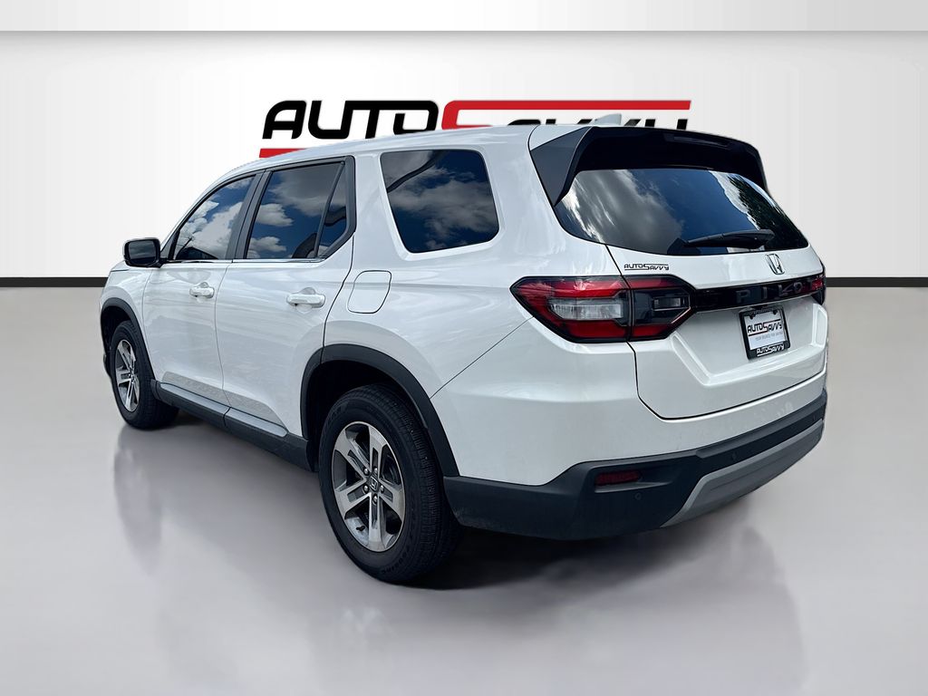 Used 2025 White Honda EX-L image 5