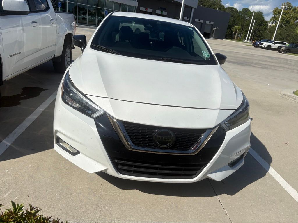 Aspen White TriCoat Pearl 2021 Nissan Versa Sedan Front-Wheel Drive Continuously Variable Transmission