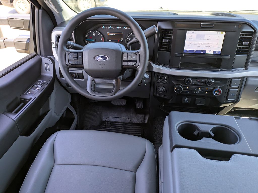 2025 Ford F-350 Chassis XL