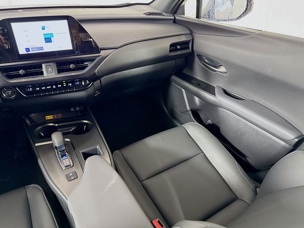 Thumbnail: 2025 Lexus UX - 24