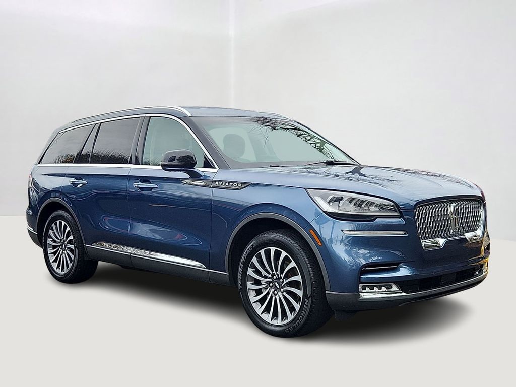 Thumbnail: 2020 Lincoln Aviator - 3
