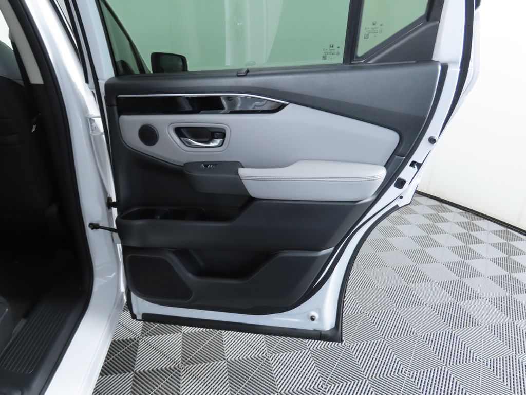 2025 Honda Pilot Touring 30