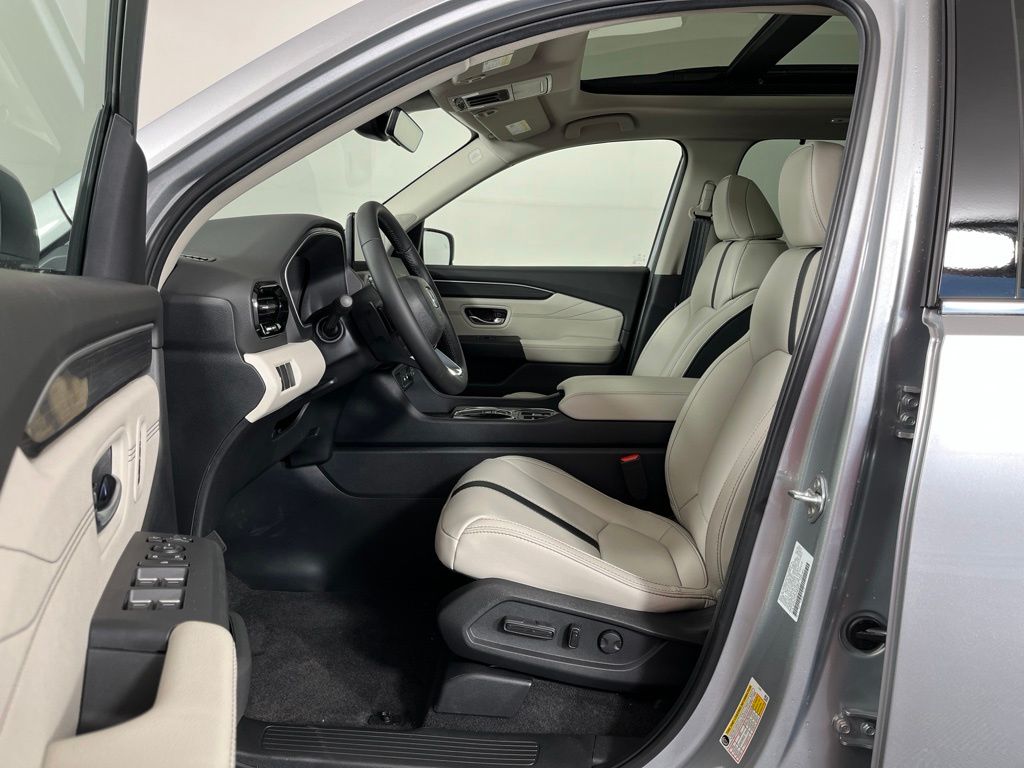 Thumbnail: 2026 Honda Pilot - 27