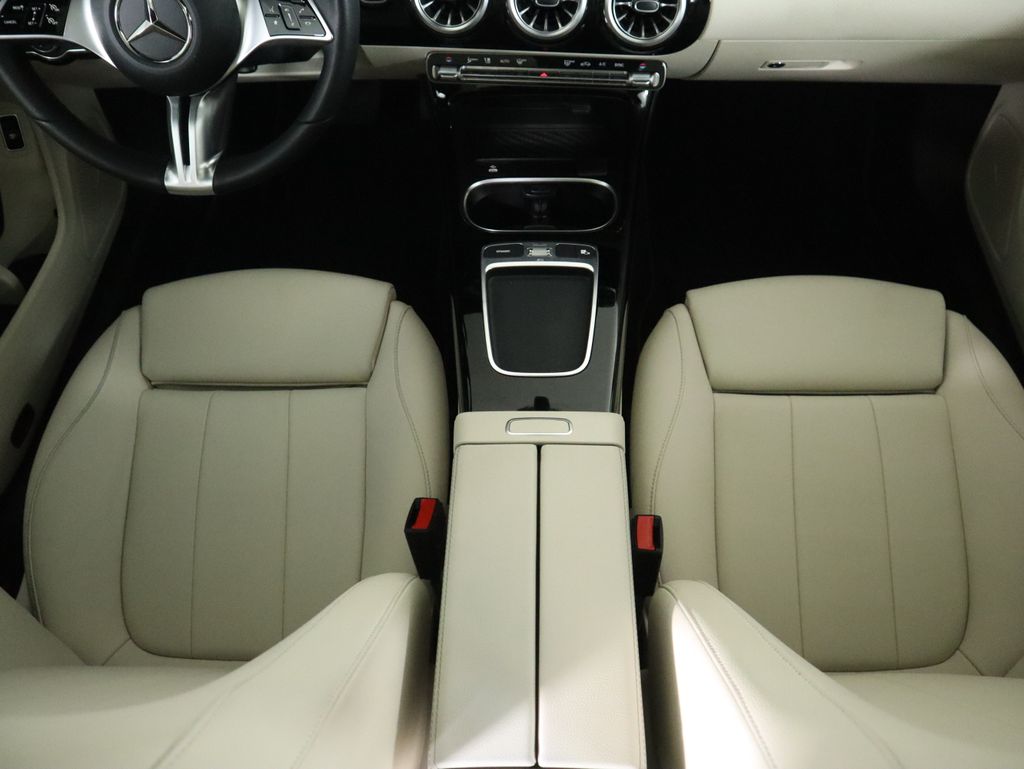 Thumbnail: 2025 Mercedes-Benz CLA - 17