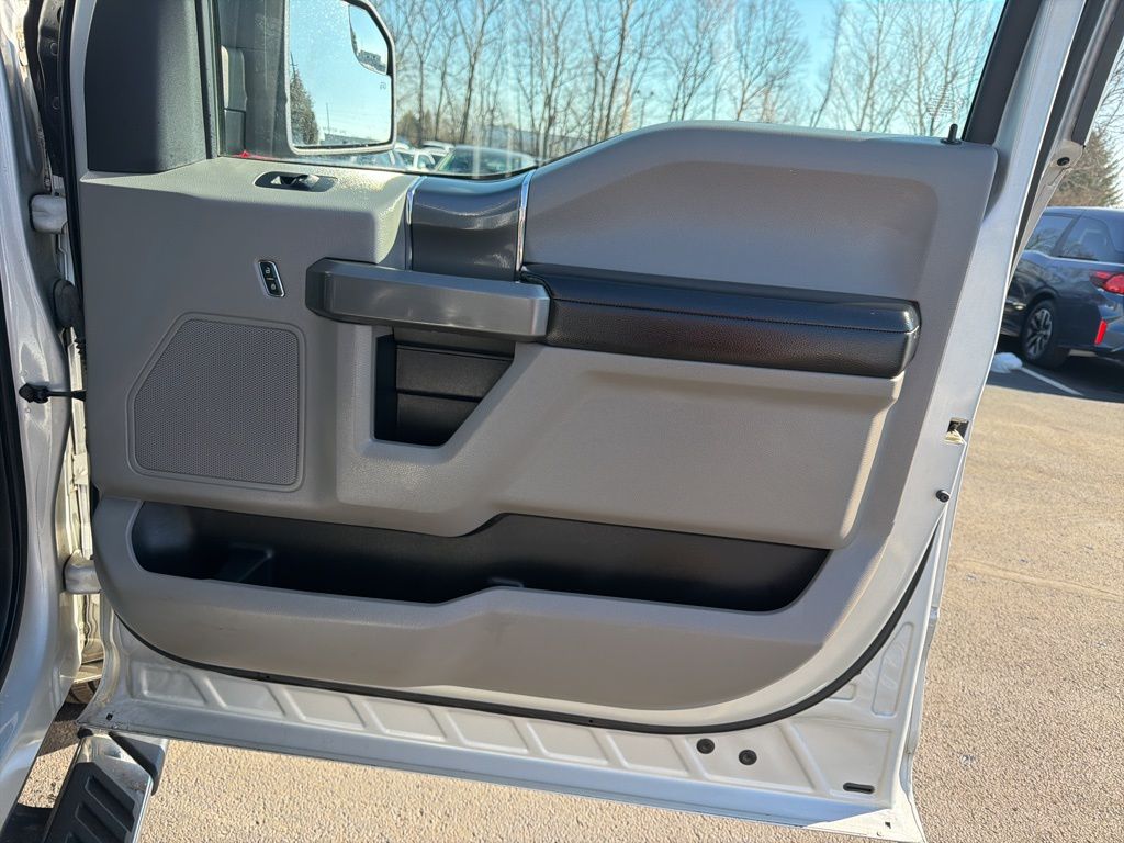 Thumbnail: 2017 Ford F-150 - 25