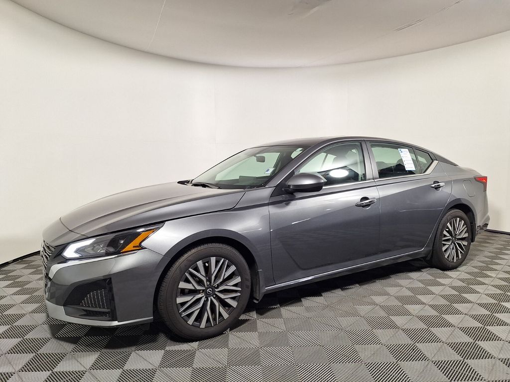 2025 Nissan Altima