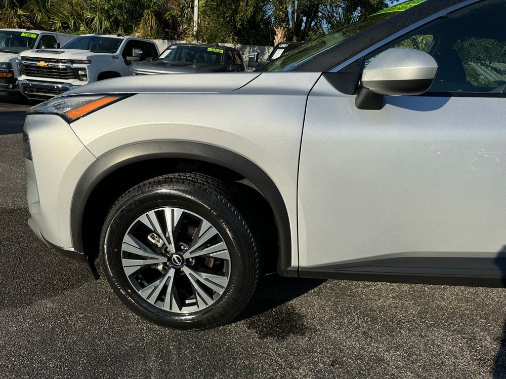 2023 Nissan Rogue SV 11