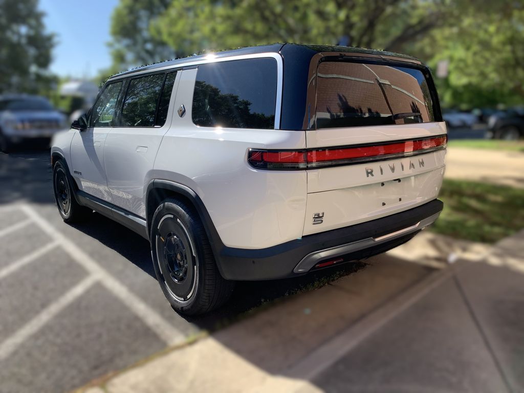Thumbnail: 2025 Rivian R1S - 12