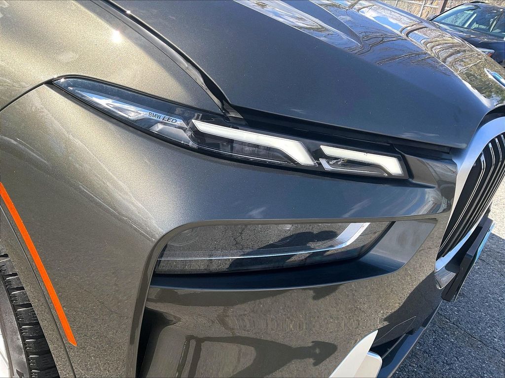 2024 BMW X7 — photo 33