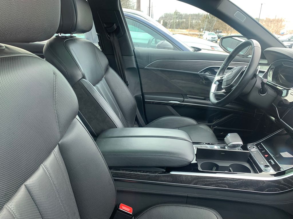 Thumbnail: 2021 Audi A8 - 8