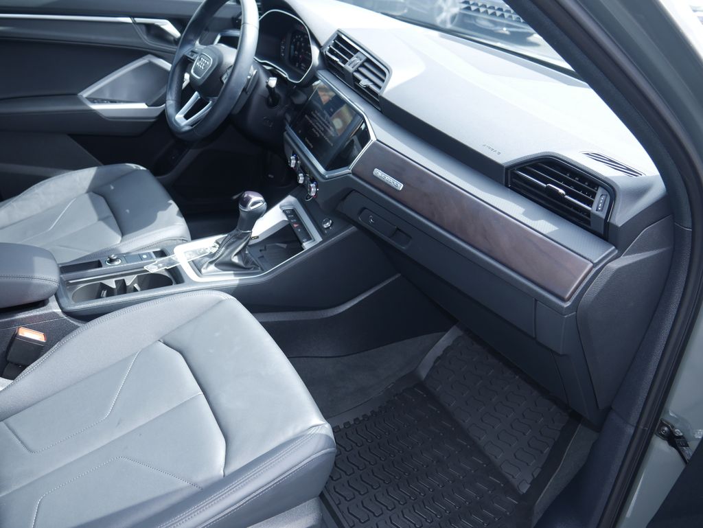 Thumbnail: 2023 Audi Q3 - 26