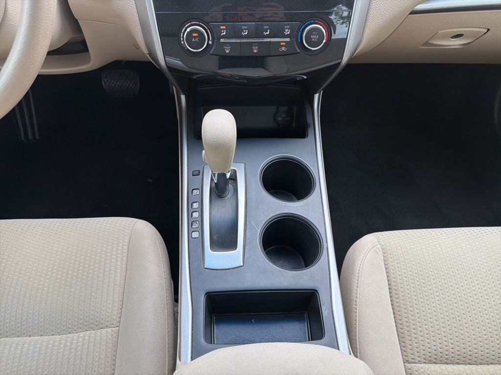 Thumbnail: 2015 Nissan Altima - 15