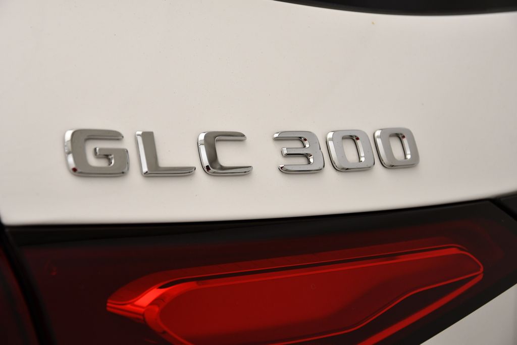 2024 Mercedes-Benz GLC 300 9