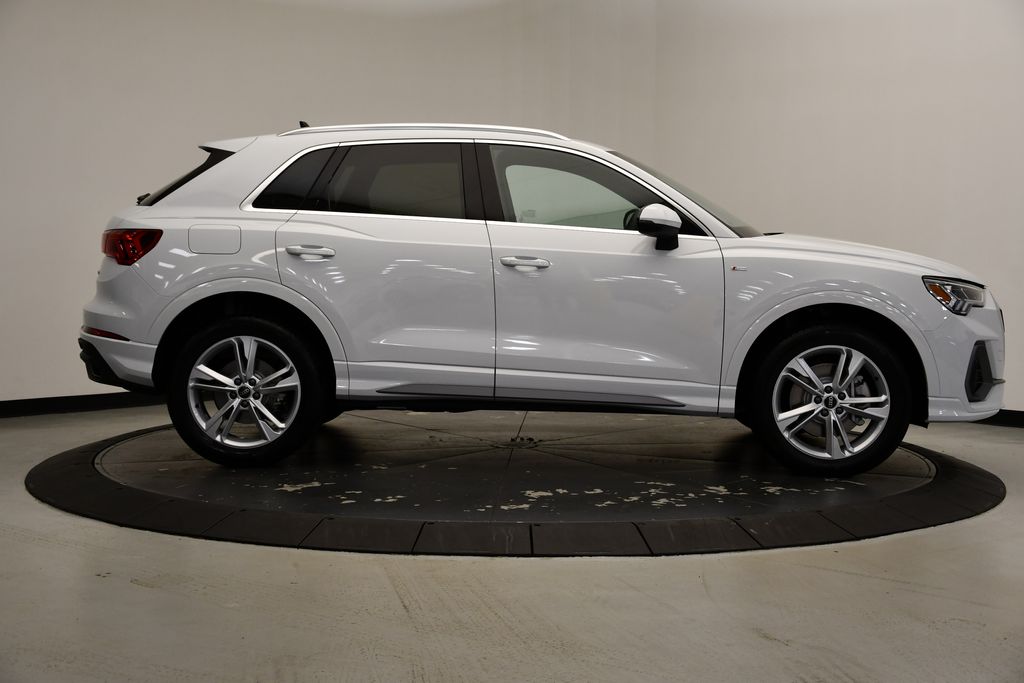 Thumbnail: 2024 Audi Q3 - 6