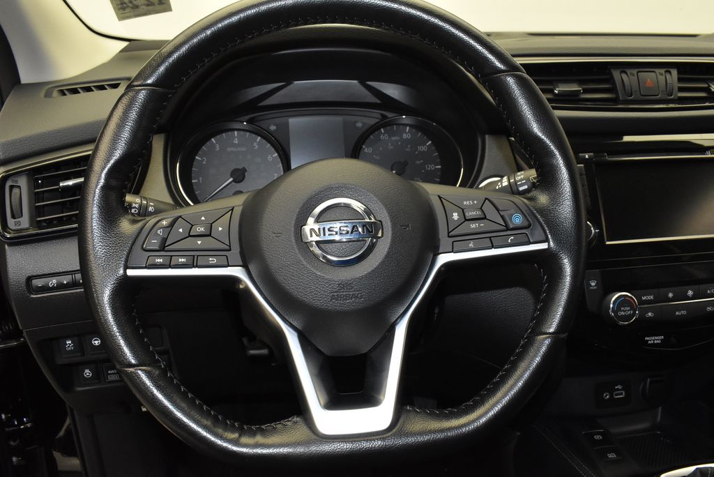 2020 Nissan Rogue Sport SL 22