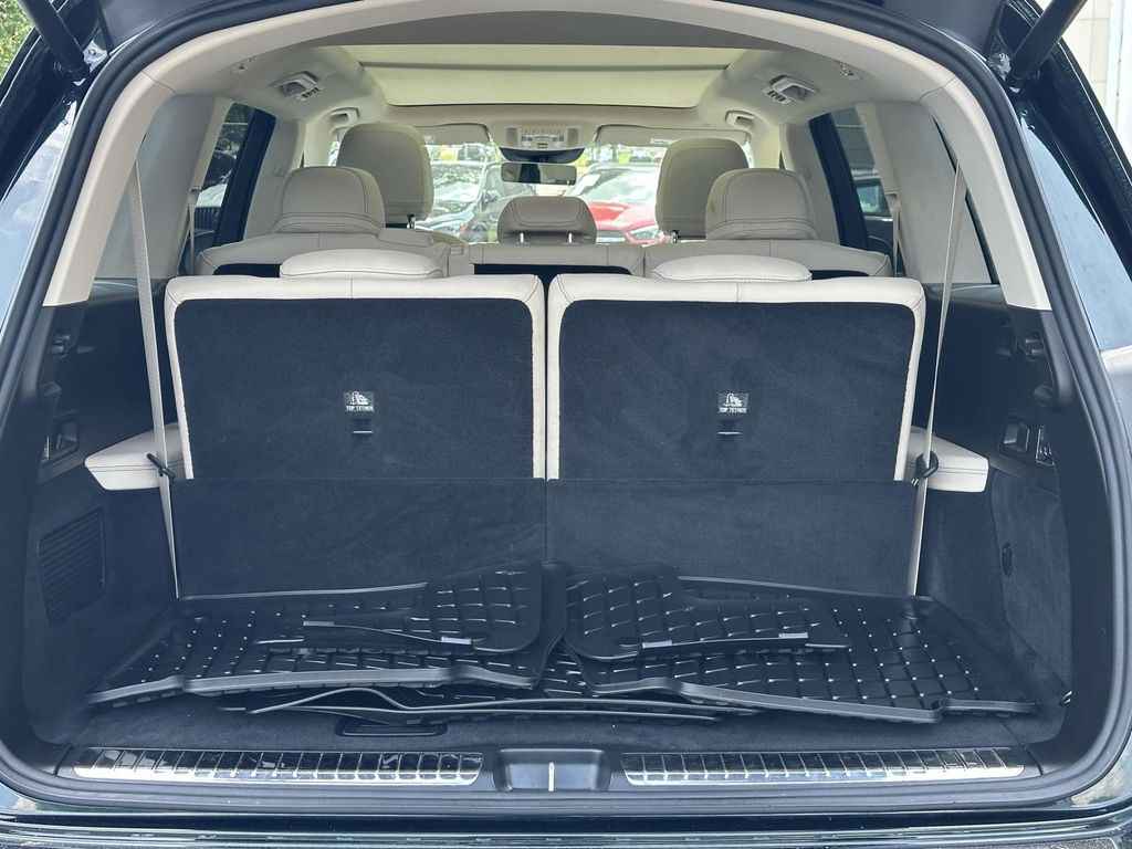 2022 Mercedes-Benz GLS 450 4MATIC 23