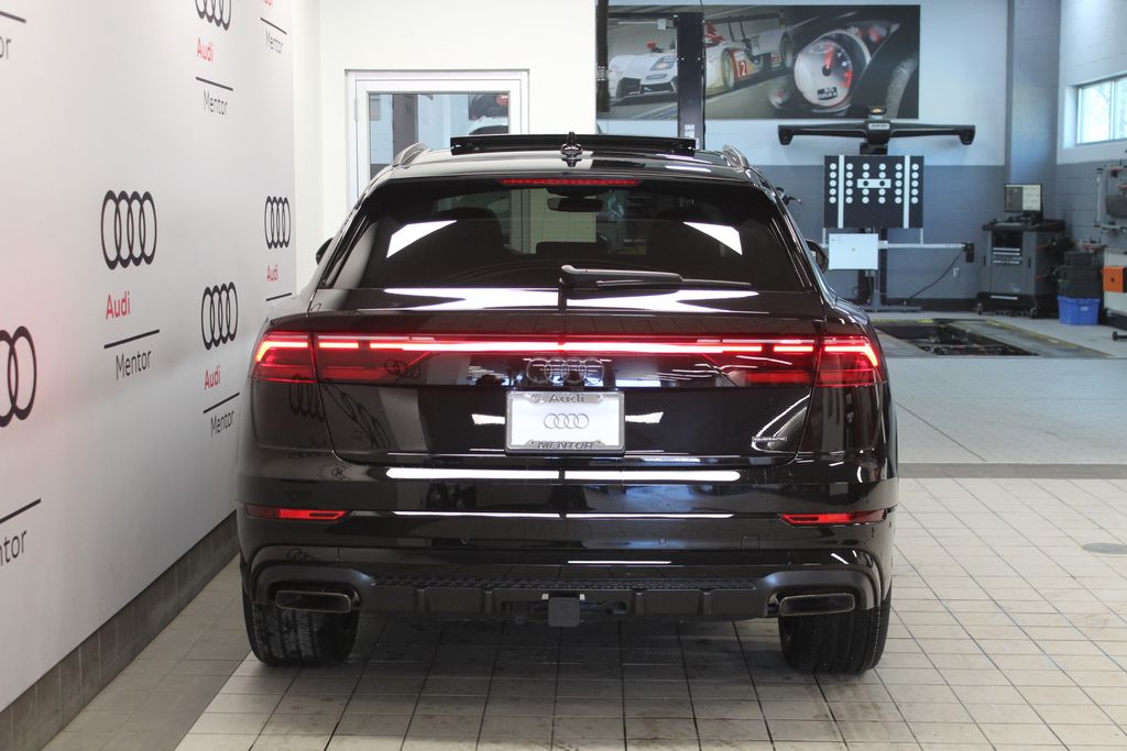 Thumbnail: 2026 Audi Q8 - 5