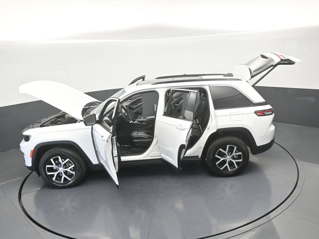 Used 2024 Bright White Clearcoat Jeep Limited image 71