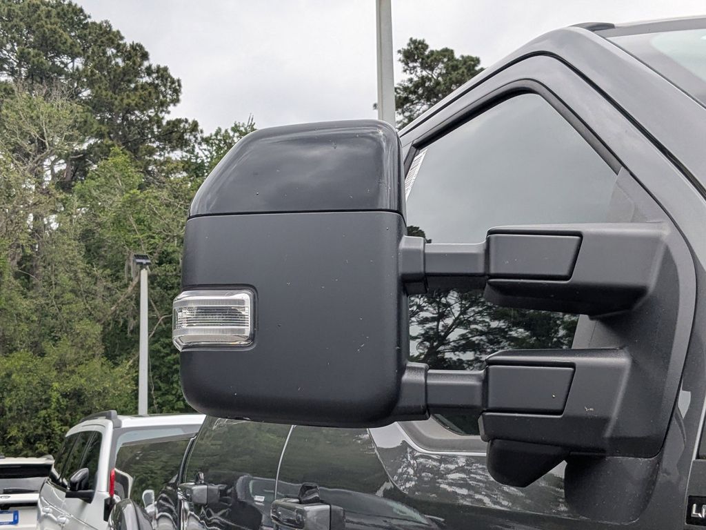2026 Ford F-250 Super Duty Black Widow