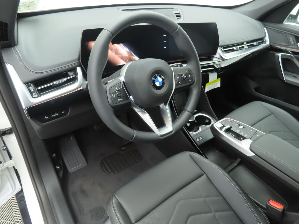 Thumbnail: 2025 BMW X1 - 10