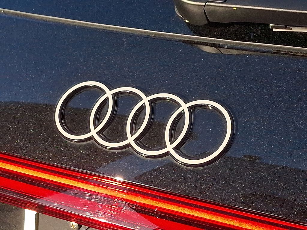 Thumbnail: 2025 Audi Q5 - 30