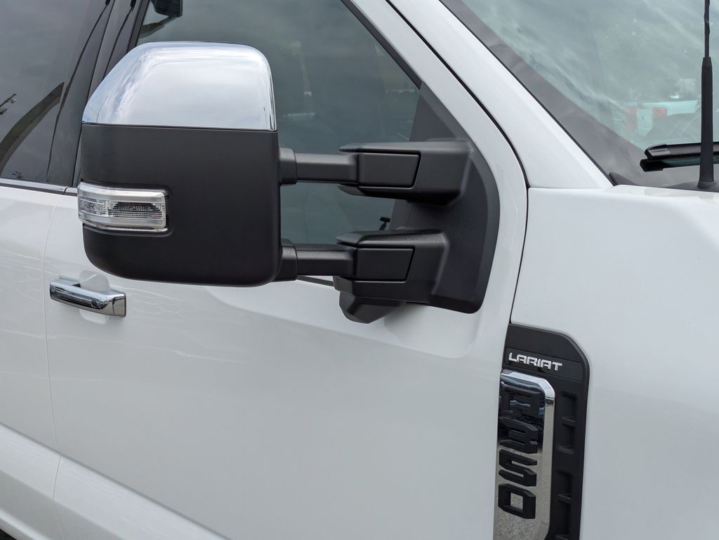 2026 Ford F-350 Super Duty LARIAT