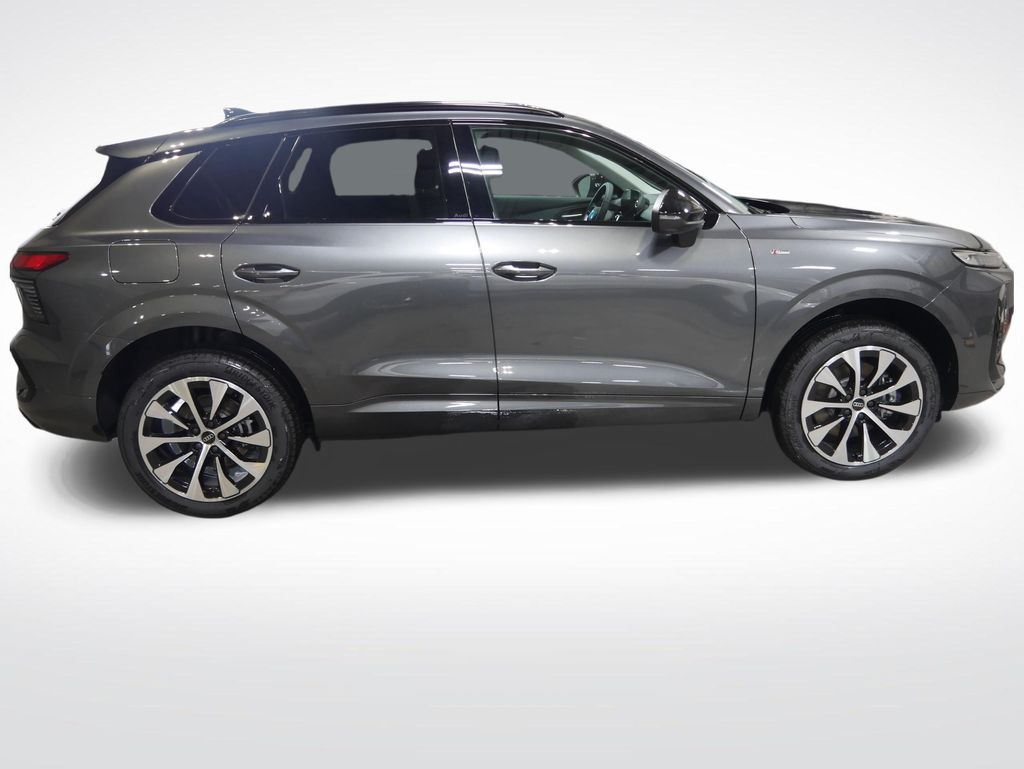 Thumbnail: 2026 Audi Q3 - 6