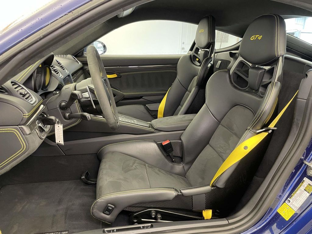 2022 Porsche 718 Cayman GT4 - 4